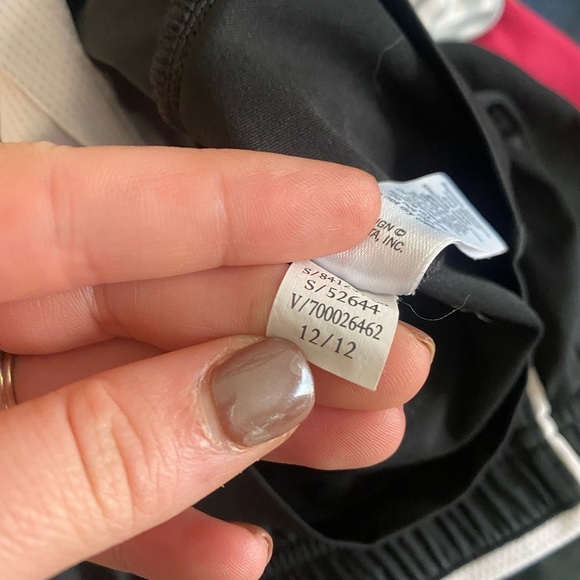 Athleta take two shorts size medium - Picture 5 of 5